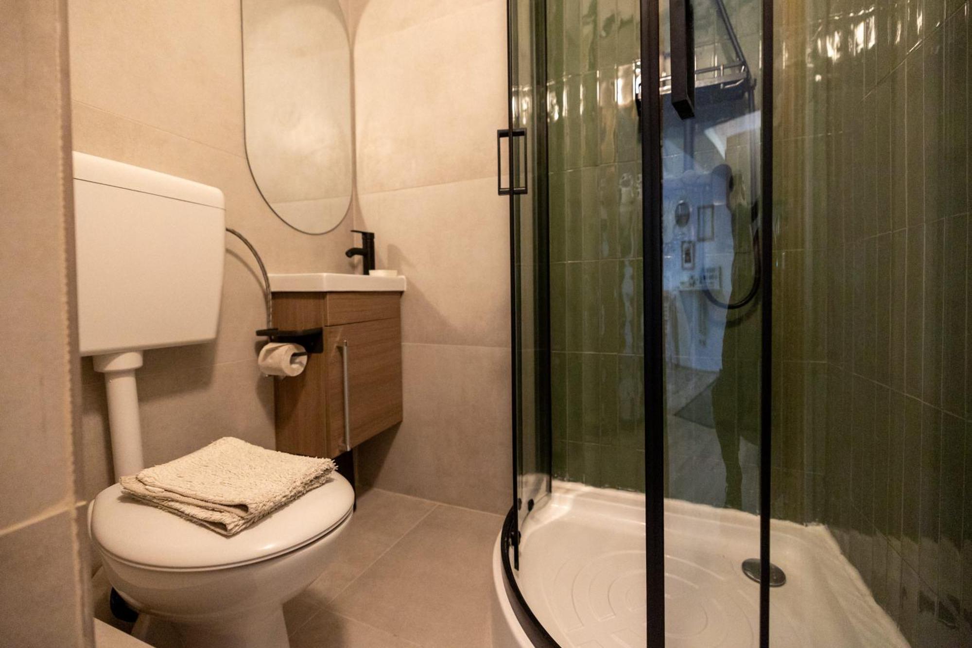 Cozy Studio Retreat - Quiet, Premium Stay 蒂米什瓦拉 外观 照片
